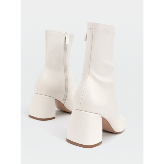 Picture of Stradivarius square white leather boots
