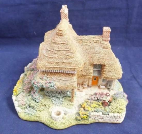 Ảnh của Mô hình nhà Lilliput Lane Model Gertrudes Garden Repaired Chimney